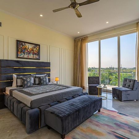 Stayvista At Blanc Belle With Outdoor Pool Sohna 외부 사진