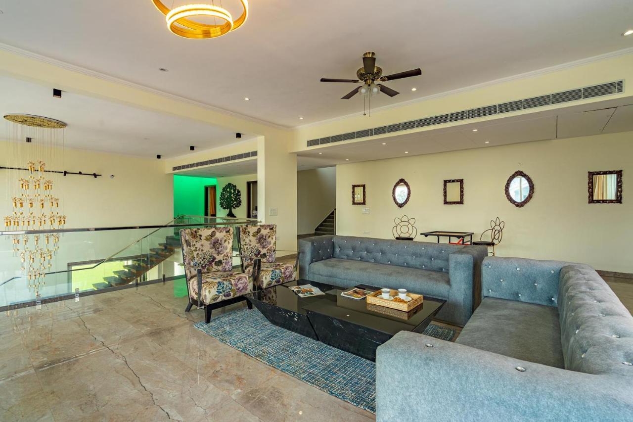 Stayvista At Blanc Belle With Outdoor Pool Sohna 외부 사진