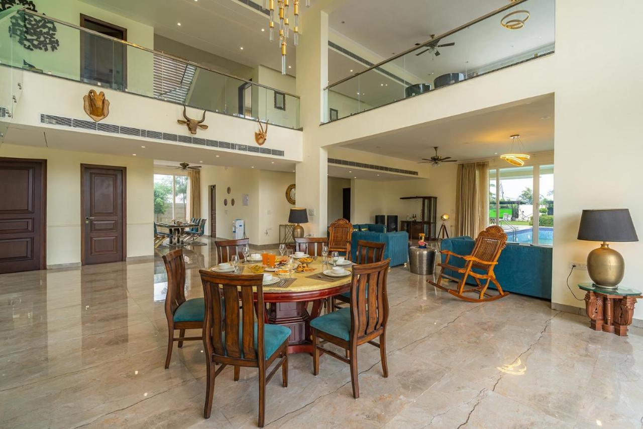 Stayvista At Blanc Belle With Outdoor Pool Sohna 외부 사진