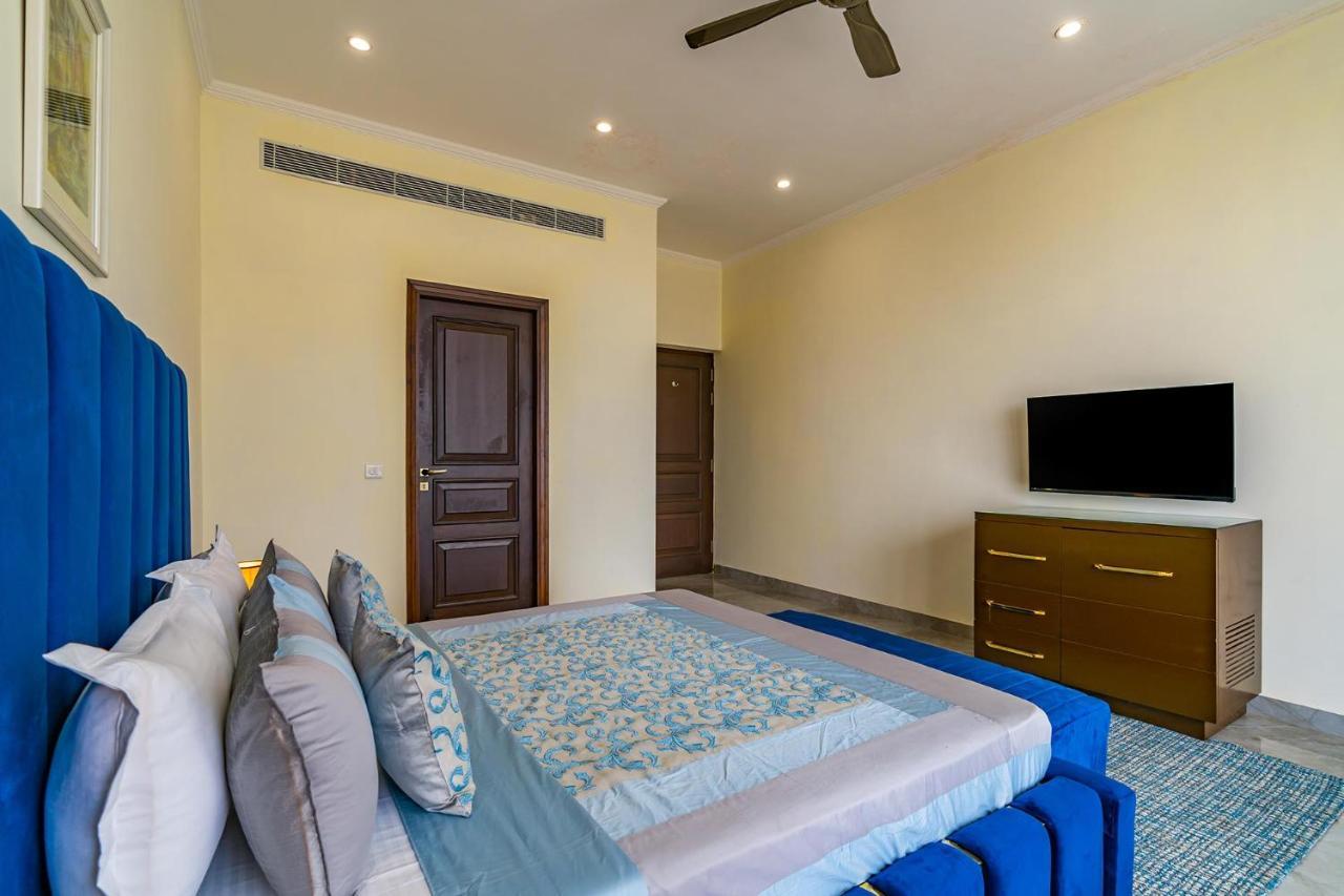 Stayvista At Blanc Belle With Outdoor Pool Sohna 외부 사진