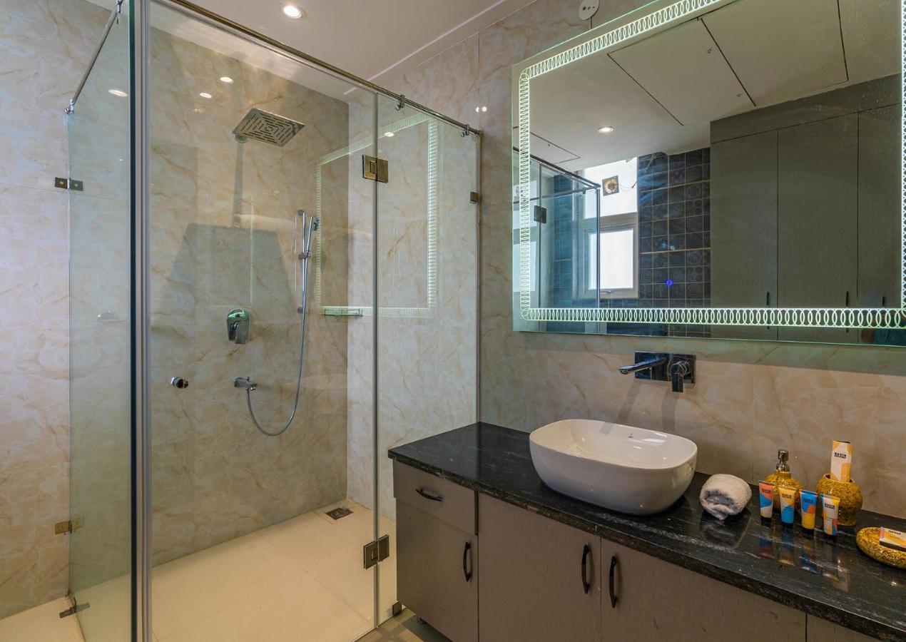 Stayvista At Blanc Belle With Outdoor Pool Sohna 외부 사진