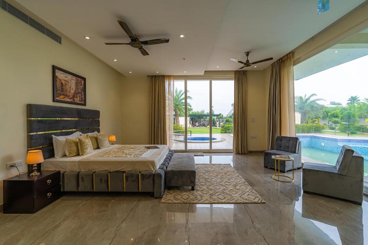Stayvista At Blanc Belle With Outdoor Pool Sohna 외부 사진