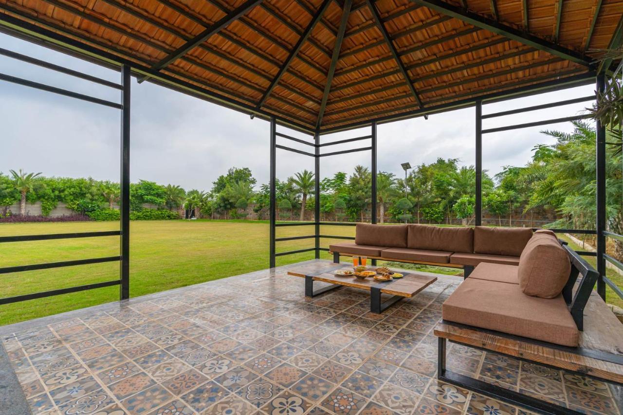 Stayvista At Blanc Belle With Outdoor Pool Sohna 외부 사진